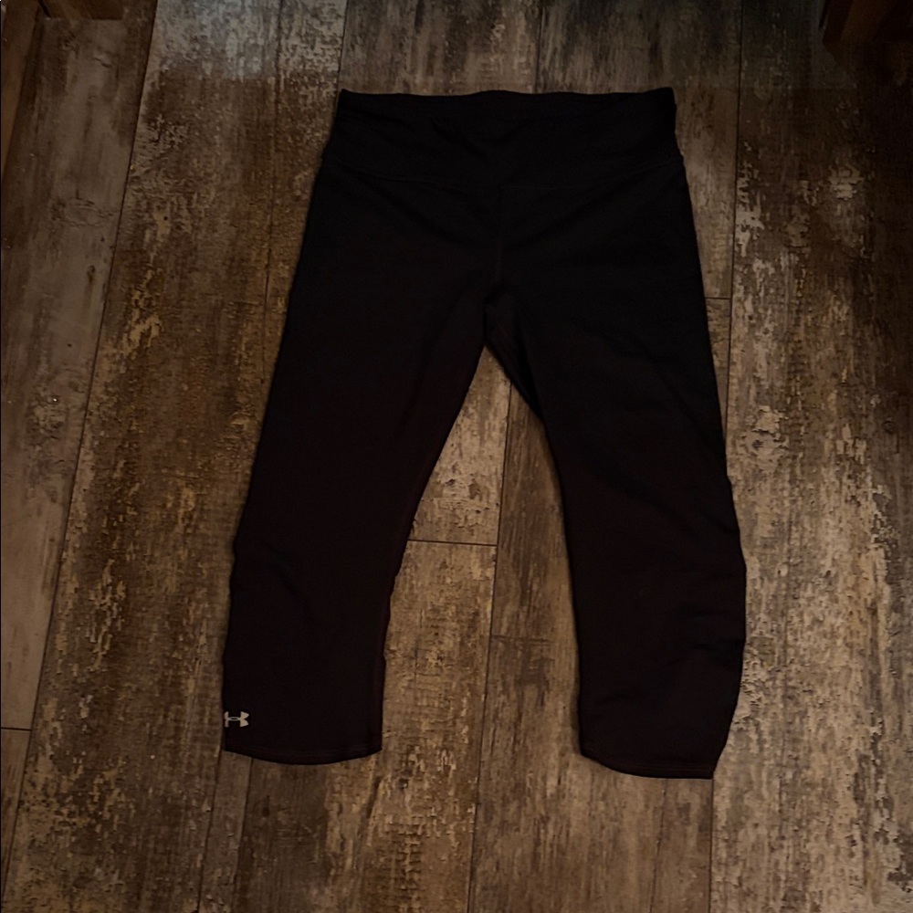 Under Armour Women’s Capri Black Leggings